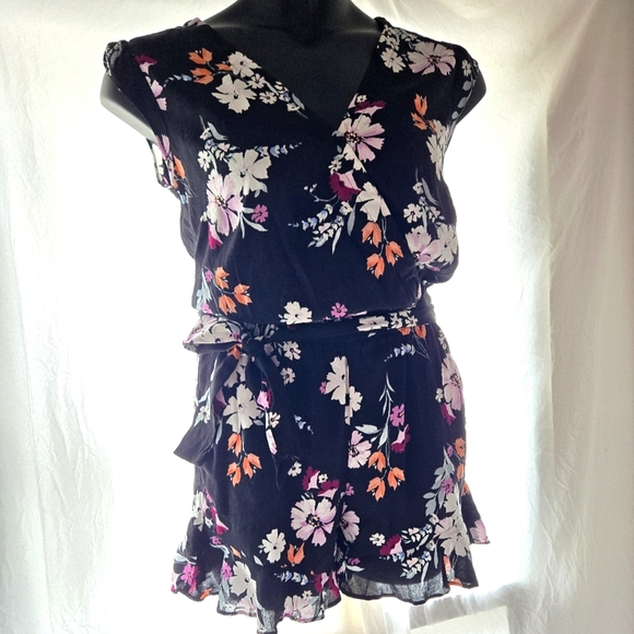 Pretty LOFT Romper EUC - Picture 1 of 10